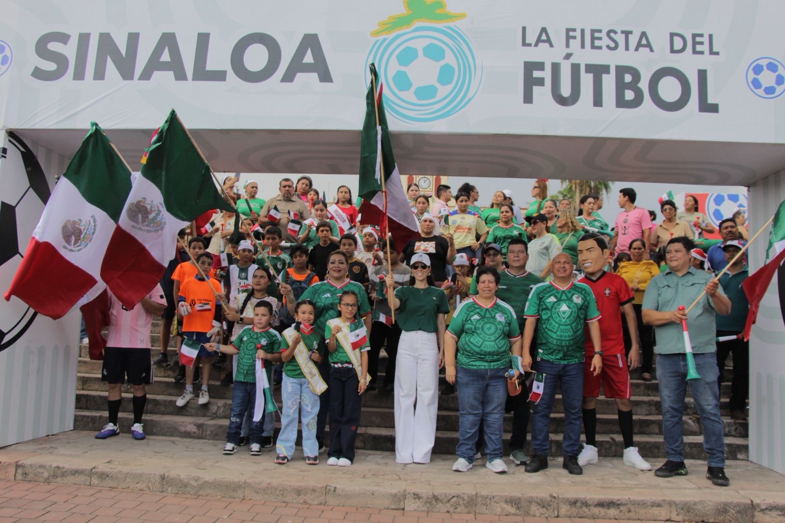 El Pueblo Mágico de El Rosario vive con éxito “La Fiesta del Futbol”