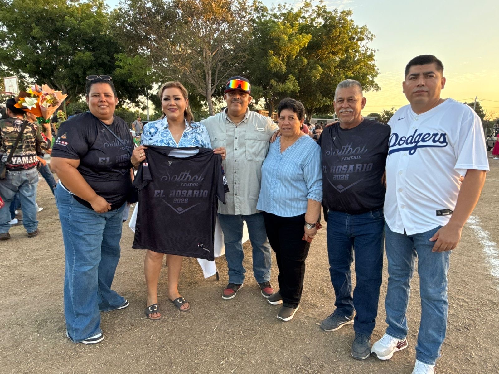 Inaugura Claudia Valdez estadio de sóftbol femenil y arranca nueva temporada de la liga municipal.