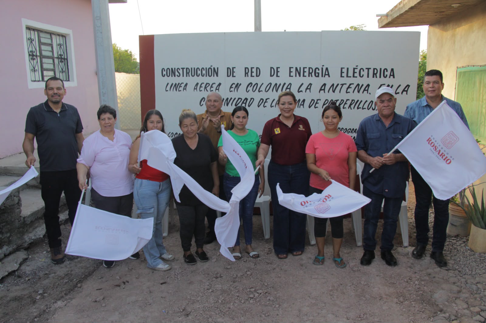 Claudia Valdez impulsa el desarrollo de Potrerillos con el inicio de la construcción de red de energía eléctrica en la colonia La Antena