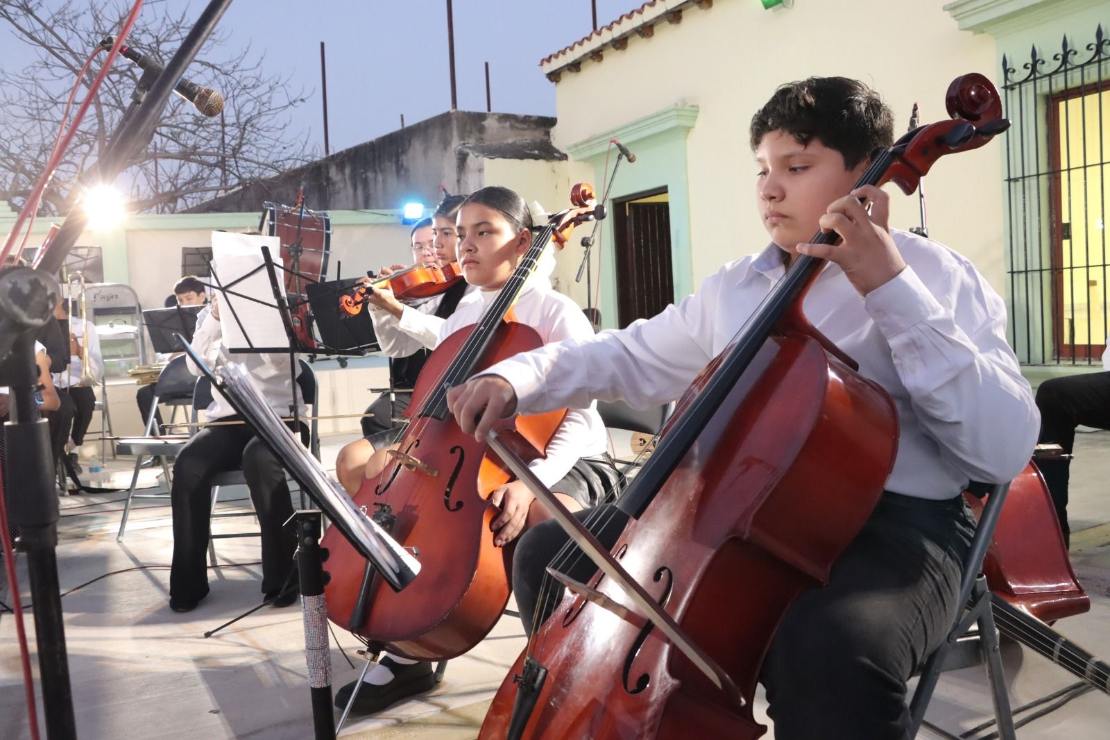 Majestuoso concierto engalana el 45 Aniversario de la Casa de la Cultura Gilberto Owen