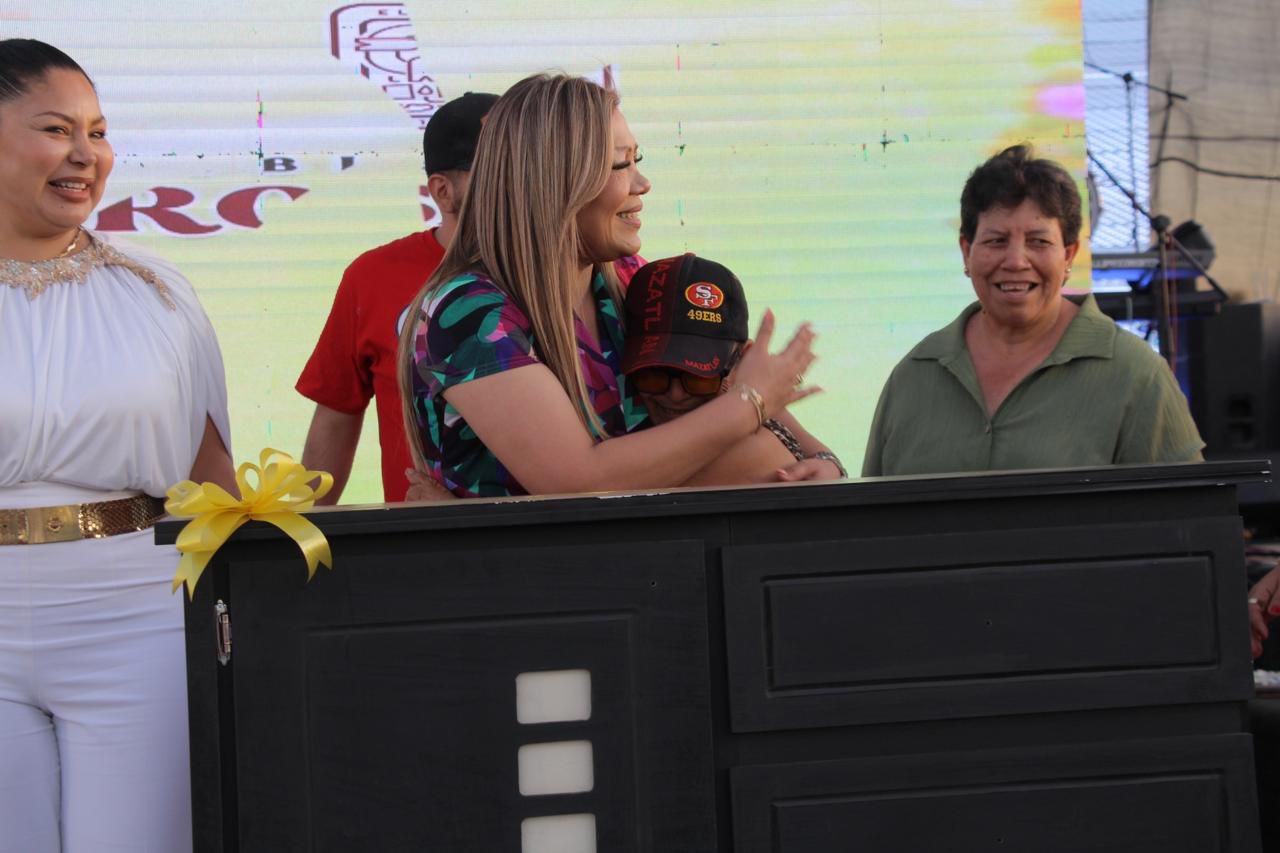 Gobierno de Rosario celebra a lo grande a las mamás rosarenses